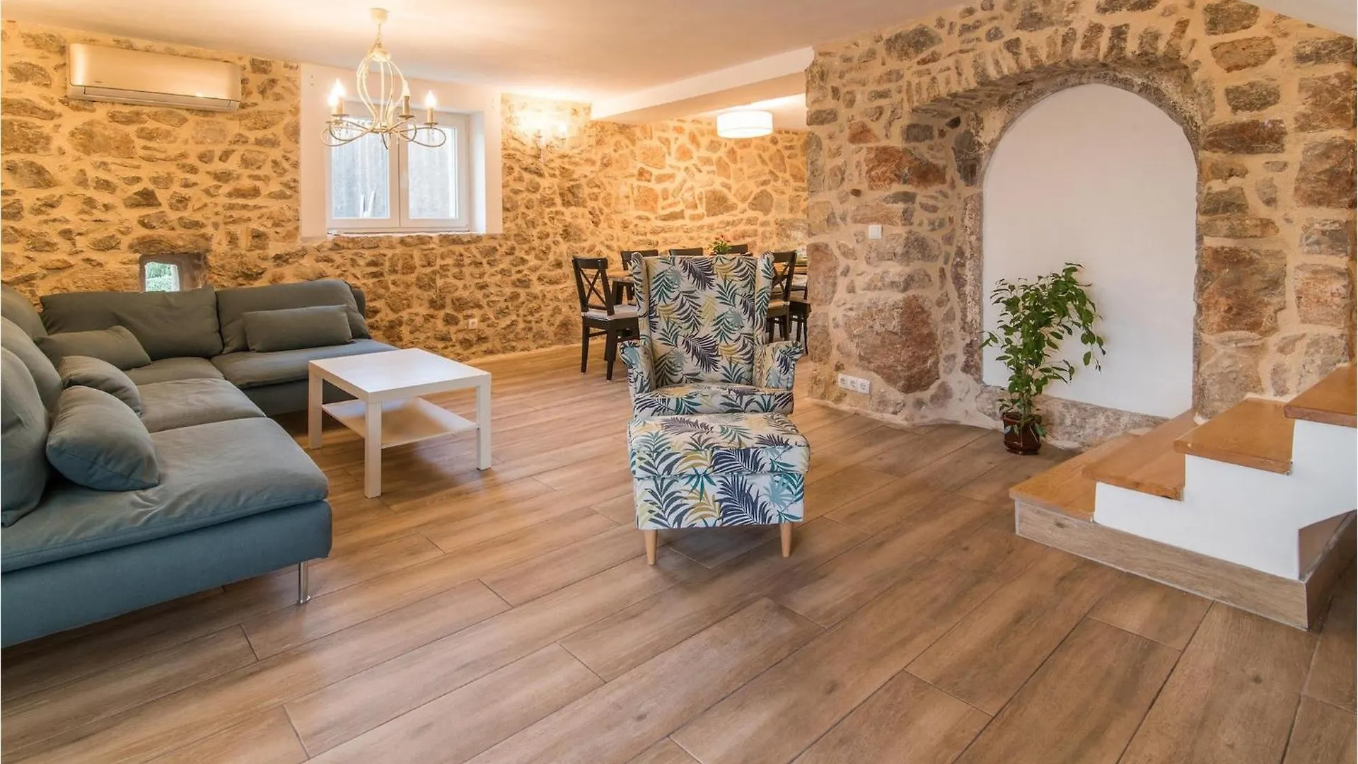 Villa Caligula Risika 0*,  Croatia